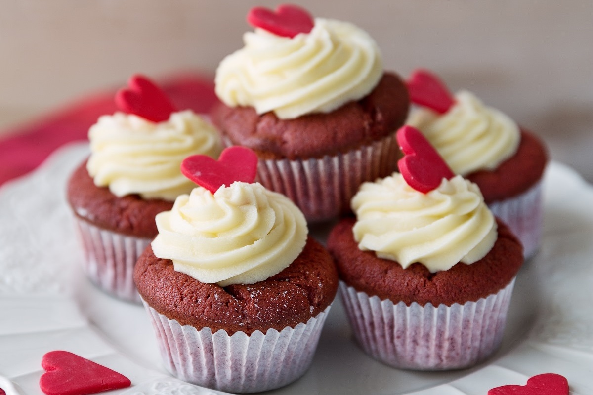 valentine red velvet cupcakes