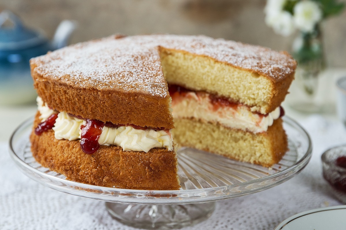 How to Make Classic Victoria Sandwich Cake | Recipe